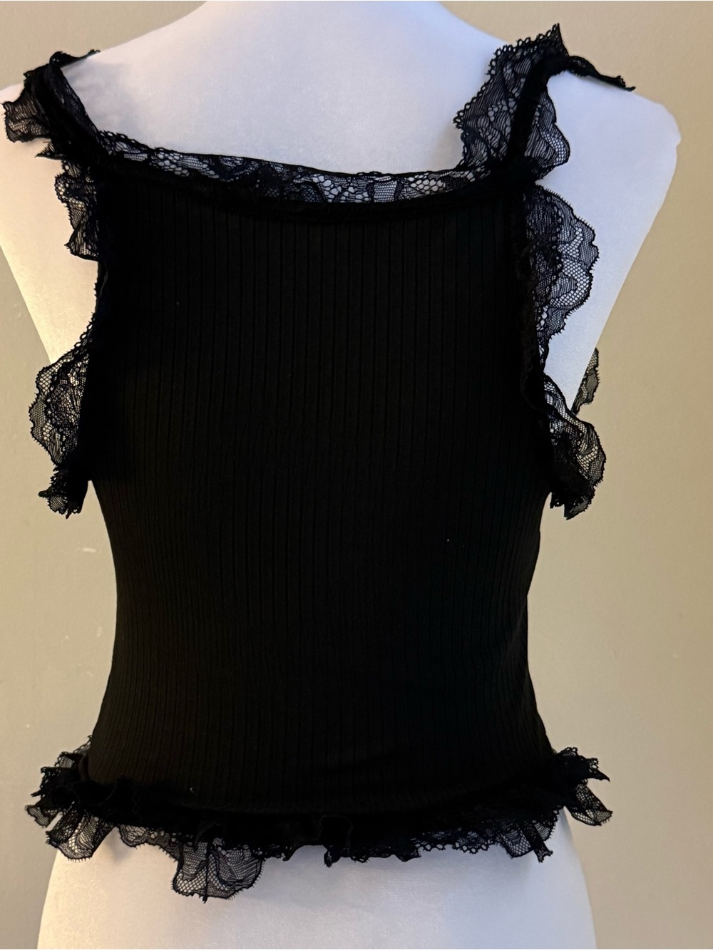 iris Black Lace-Trim Ribbed Ruffle Camisole - Picture 5 of 6